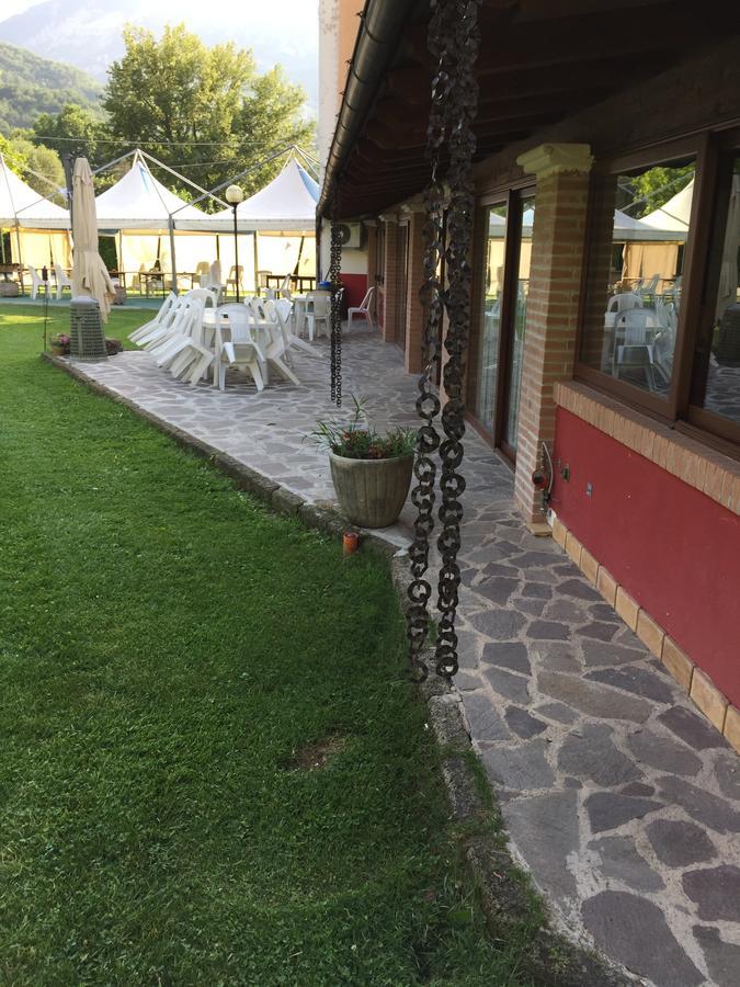 Hotel River Civitella Roveto Exteriör bild