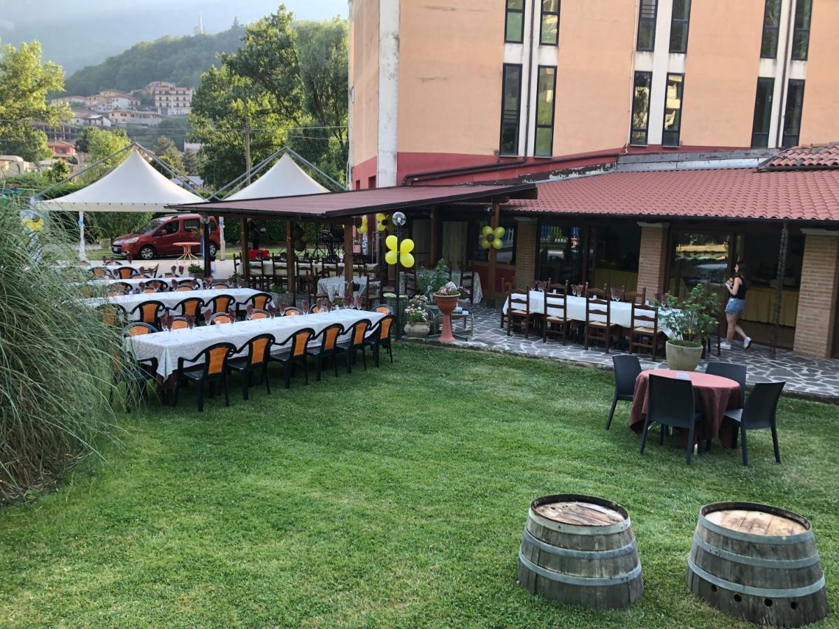 Hotel River Civitella Roveto Exteriör bild